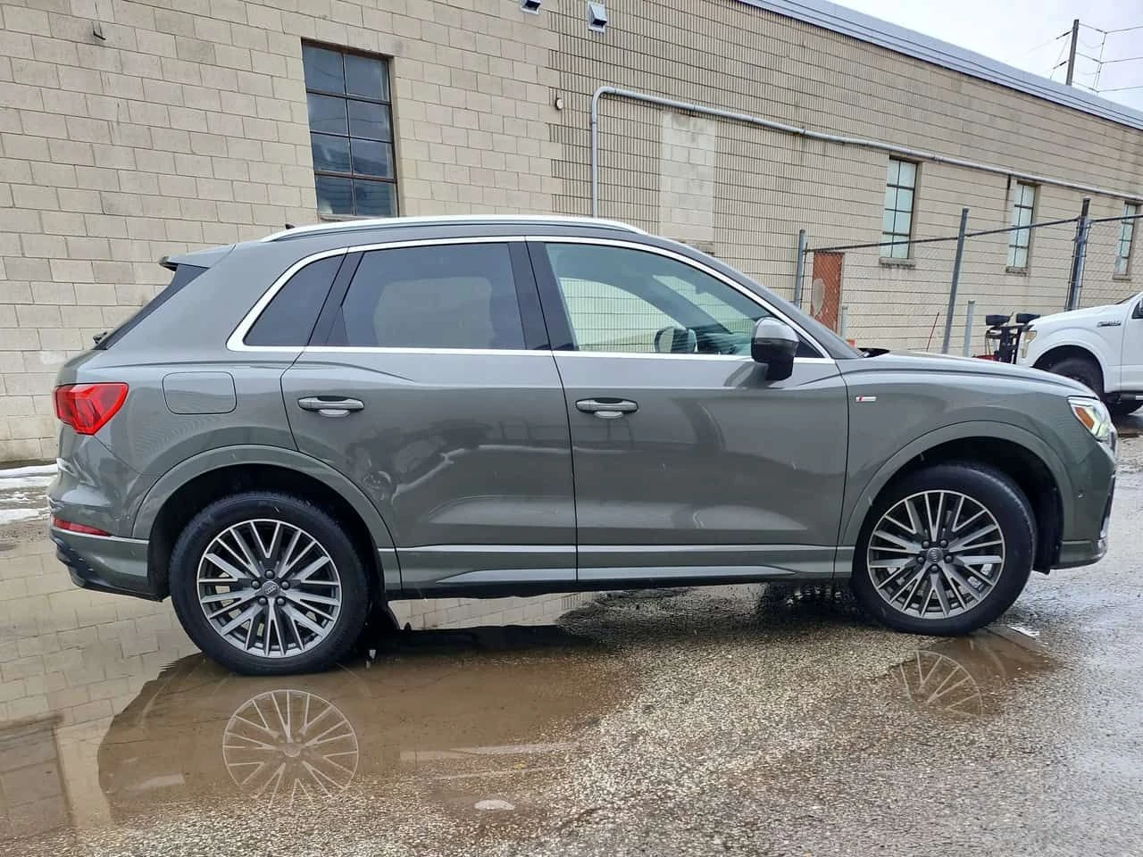 Audi Q3 * Progressiv * CARFAX * ПАНОРАМА * KEYLESS - изображение 3