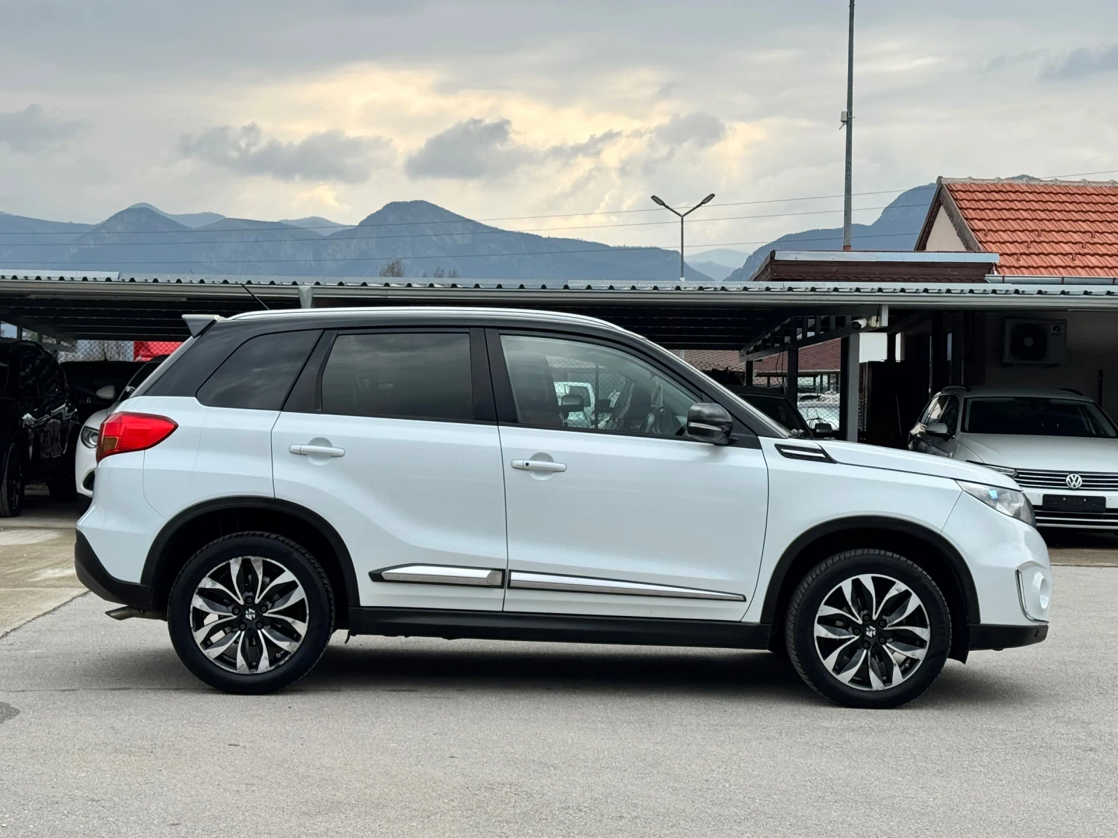 Suzuki Vitara 1.6DI-D ALL GRIP 4x4, снимка 5 - Автомобили и джипове - 53978758