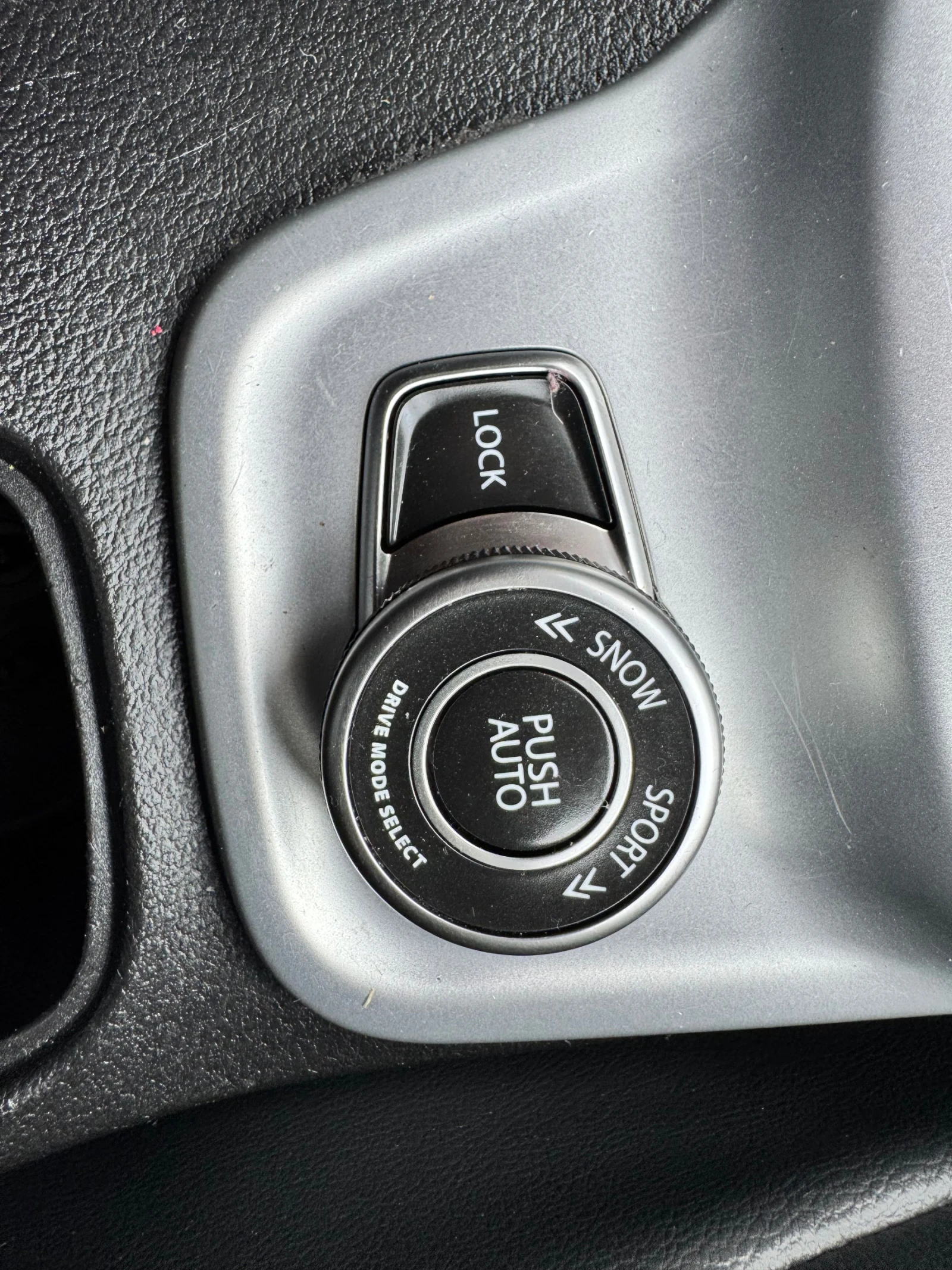 Suzuki Vitara 1.6DI-D ALL GRIP 4x4, снимка 12 - Автомобили и джипове - 53978758