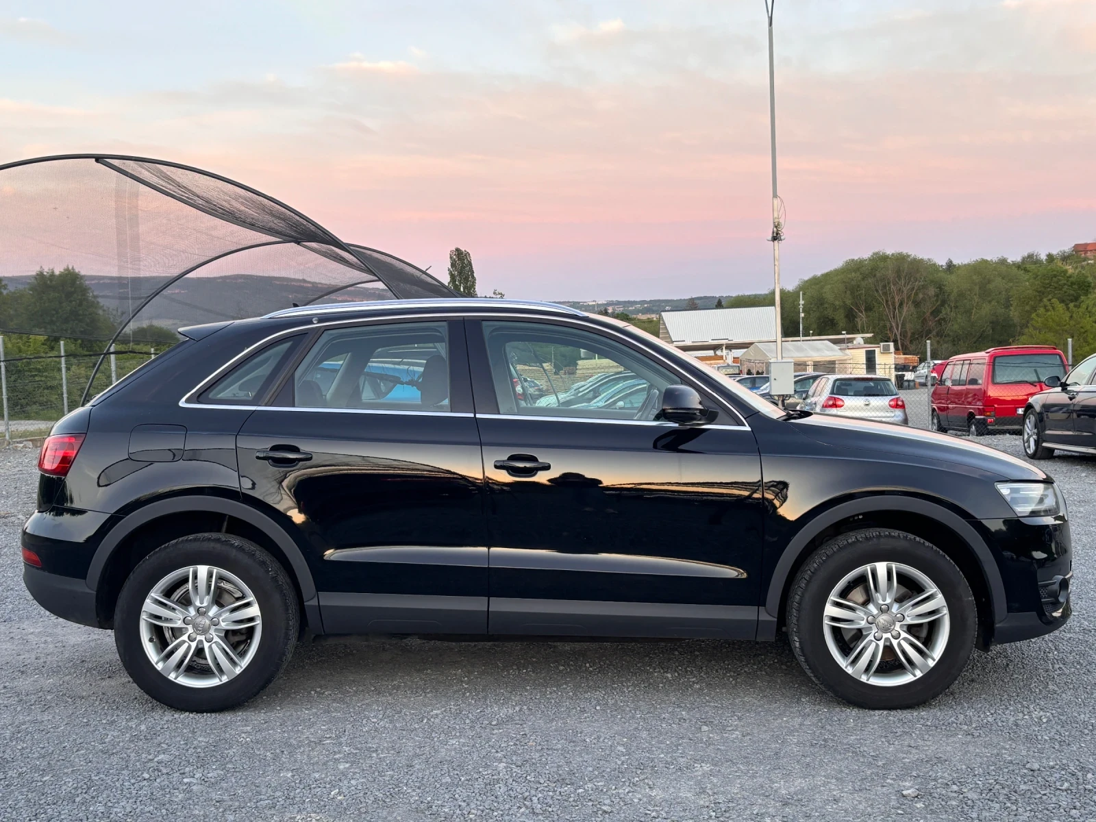 Audi Q3 2.0 TDI / Автомат, снимка 8 - Автомобили и джипове - 54417599