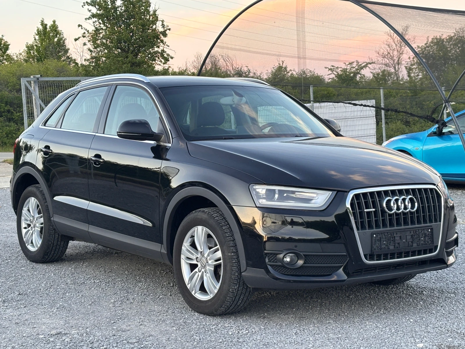 Audi Q3 2.0 TDI / Автомат, снимка 9 - Автомобили и джипове - 54417599