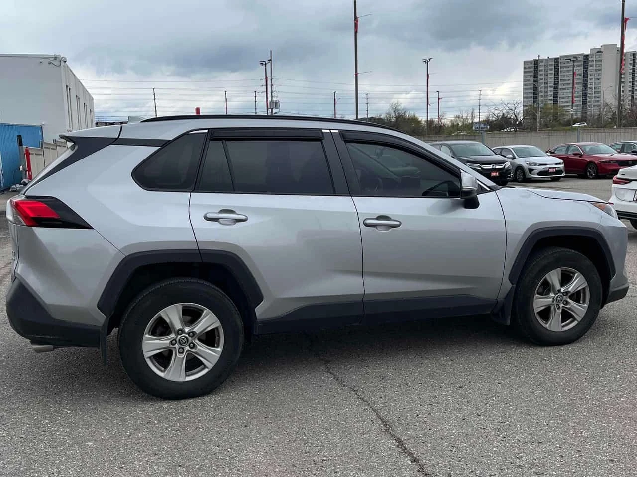 Toyota Rav4 * AWD * ПОДГРЕВ * ОТ ПРЕДСТАВИТЕЛСТВО, снимка 4 - Автомобили и джипове - 54509886