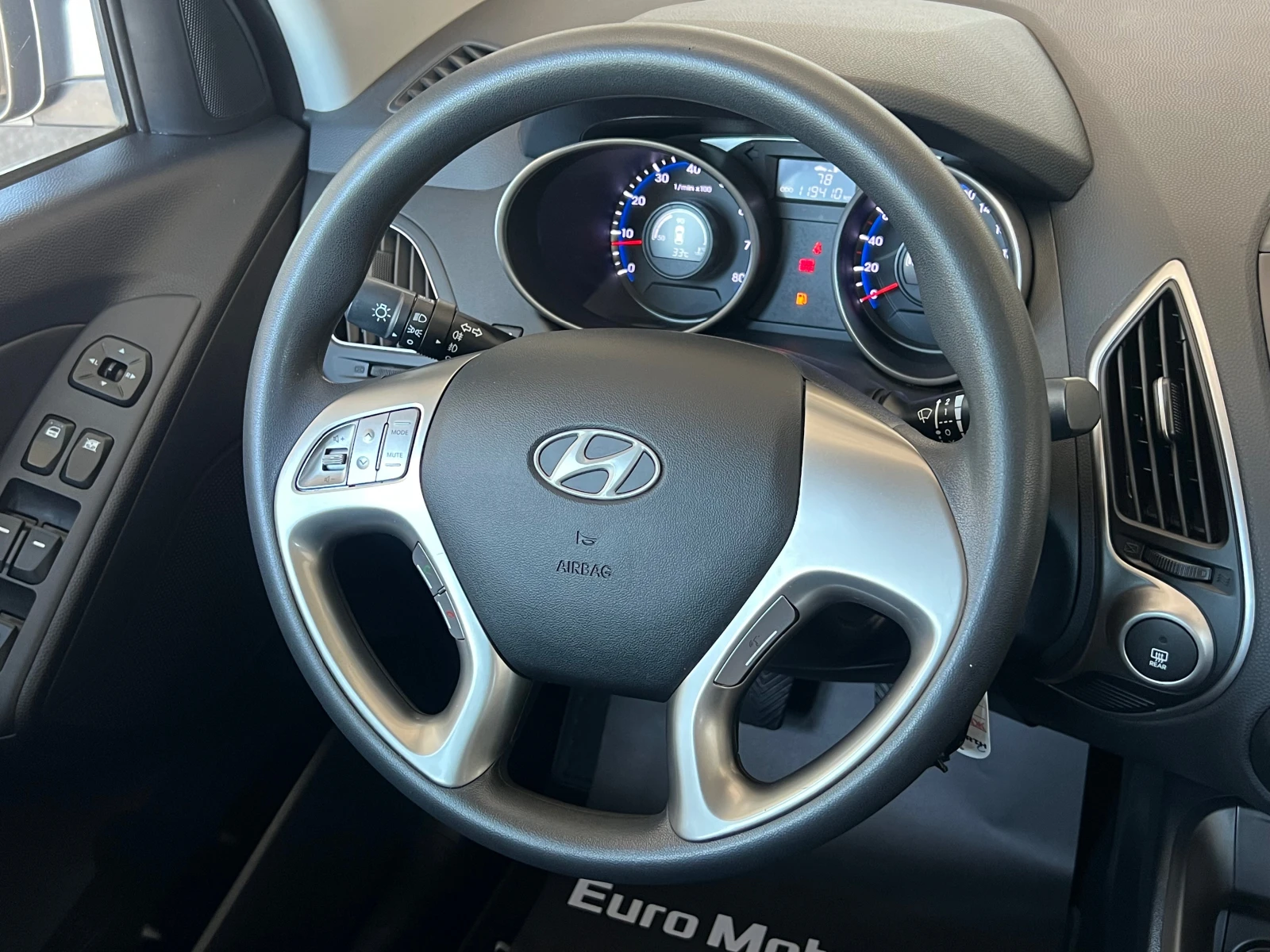 Hyundai IX35 1.6i, 119000км! СЕРВИЗНА ИСТОРИЯ!, снимка 12 - Автомобили и джипове - 54854720