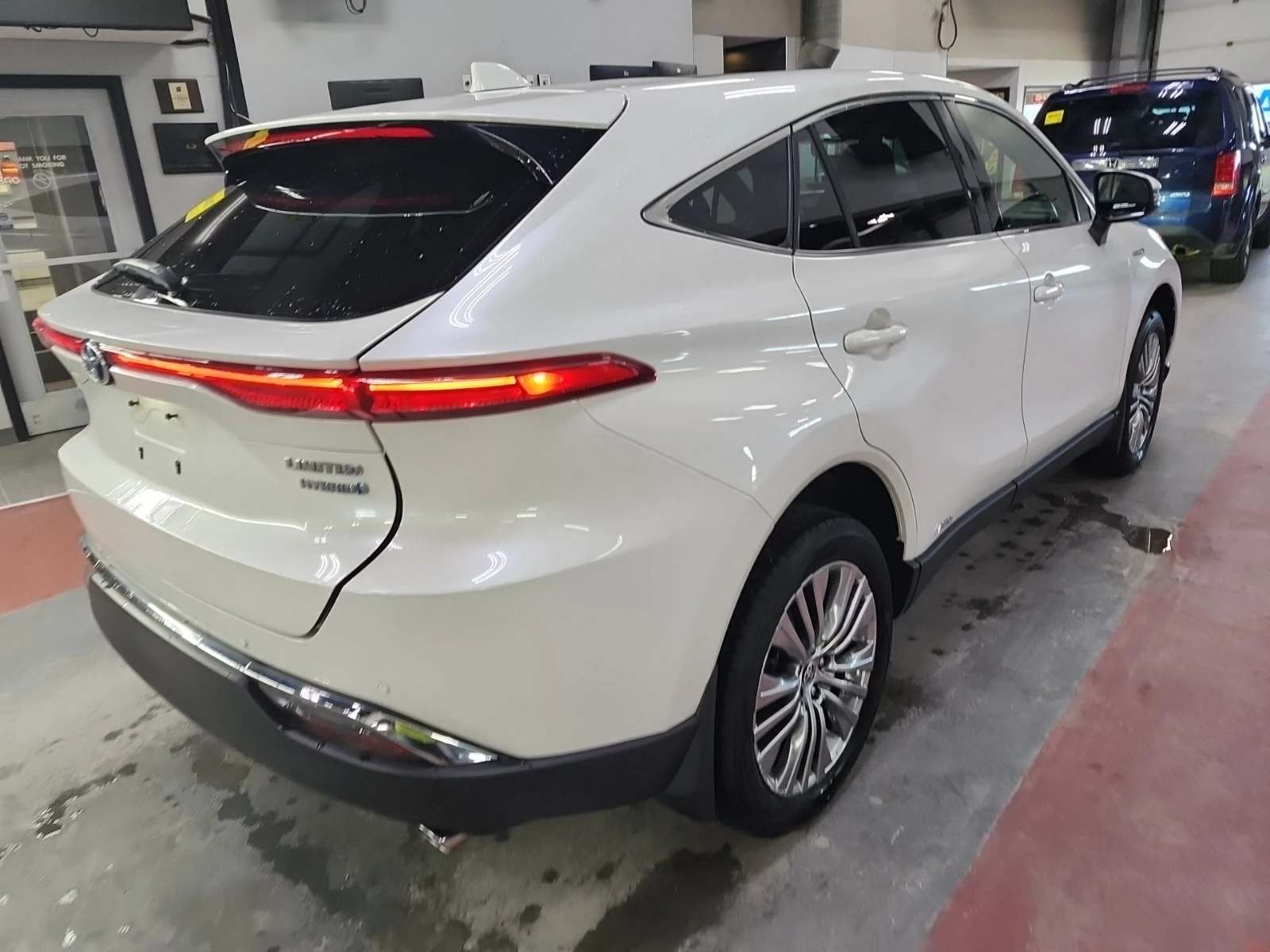 Toyota Venza LIMITED * HEAD UP * ВЕНТИЛАЦИЯ * BLIND SPOT * 360 , снимка 3 - Автомобили и джипове - 55305283