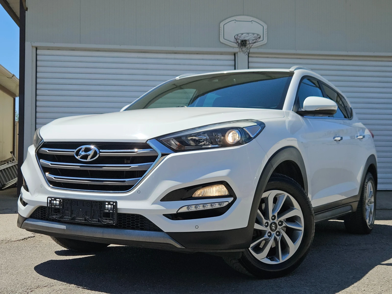 Hyundai Tucson 2.0CRDI/4X4/КАМЕРА/ПОДГРЕВ/LED/NAVI/БЛУТУТ/EURO6B, снимка 7 - Автомобили и джипове - 55462847