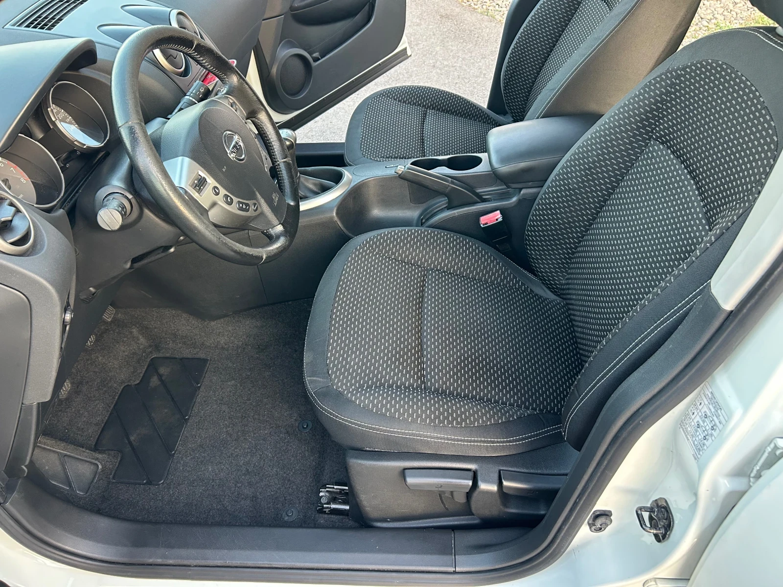 Nissan Qashqai 1.6i 115 к.с., снимка 10 - Автомобили и джипове - 56150241