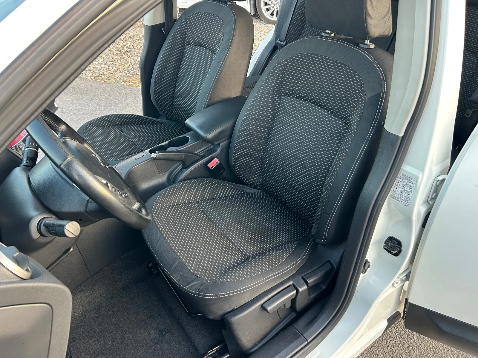 Nissan Qashqai 1.6i 115 к.с., снимка 12 - Автомобили и джипове - 56150241