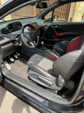 Peugeot 208 GTI 200 к.с., снимка 12