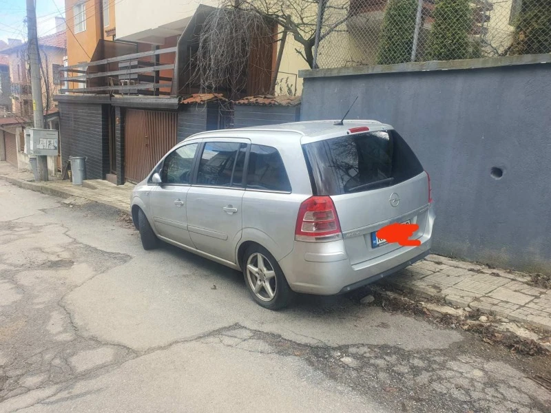 Opel Zafira 1.6 МЕТАН, снимка 3 - Автомобили и джипове - 44050625