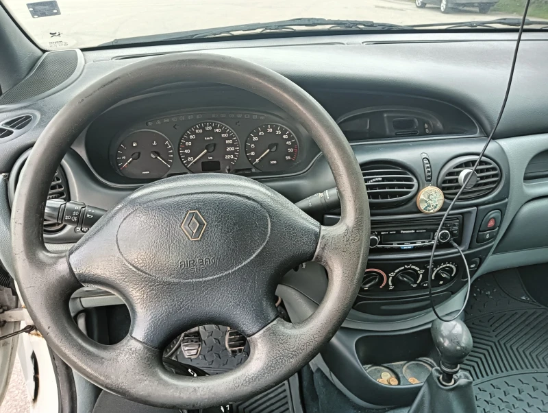 Renault Scenic, снимка 9 - Автомобили и джипове - 47323967