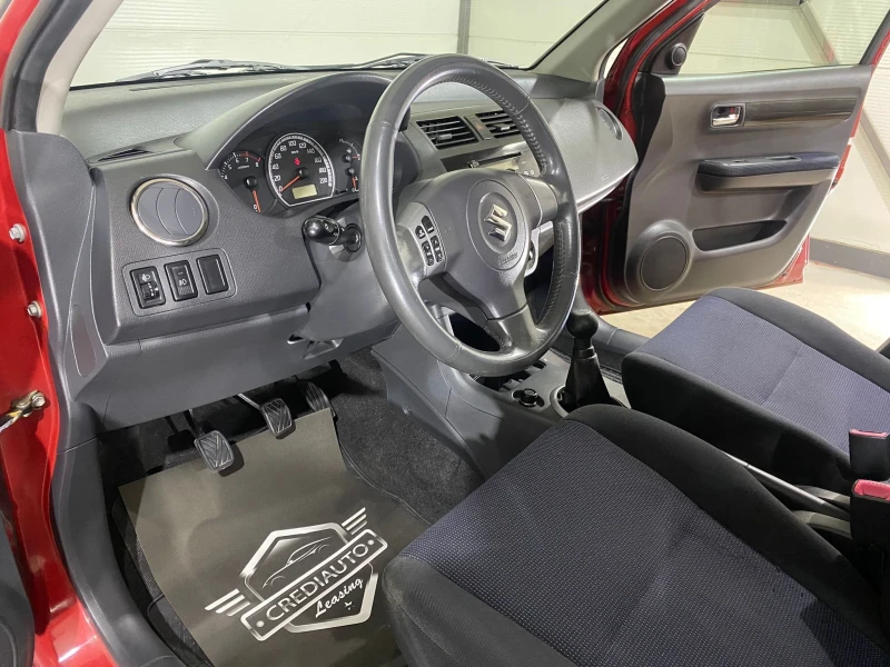 Suzuki Swift 1.3i, снимка 7 - Автомобили и джипове - 48969539