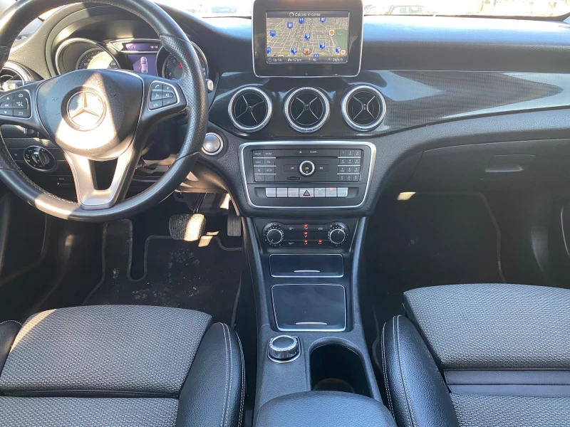 Mercedes-Benz CLA 220, снимка 5 - Автомобили и джипове - 49446849