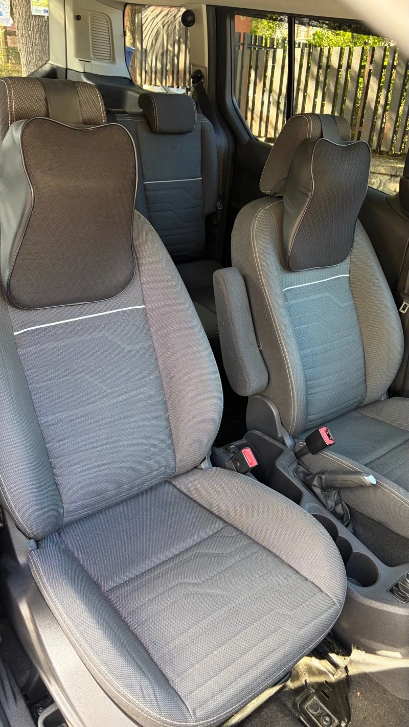 Ford Tourneo Connect, снимка 10 - Автомобили и джипове - 52125139