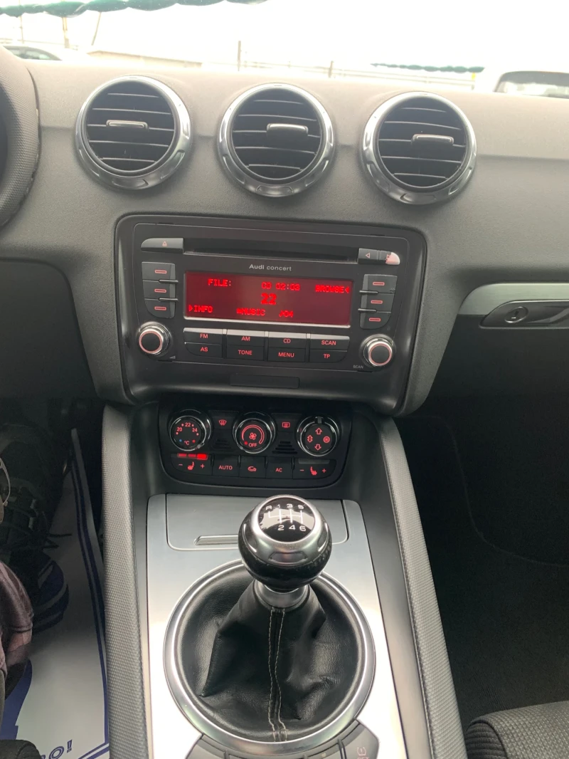 Audi Tt 2.0i 240кс, снимка 12 - Автомобили и джипове - 53393195