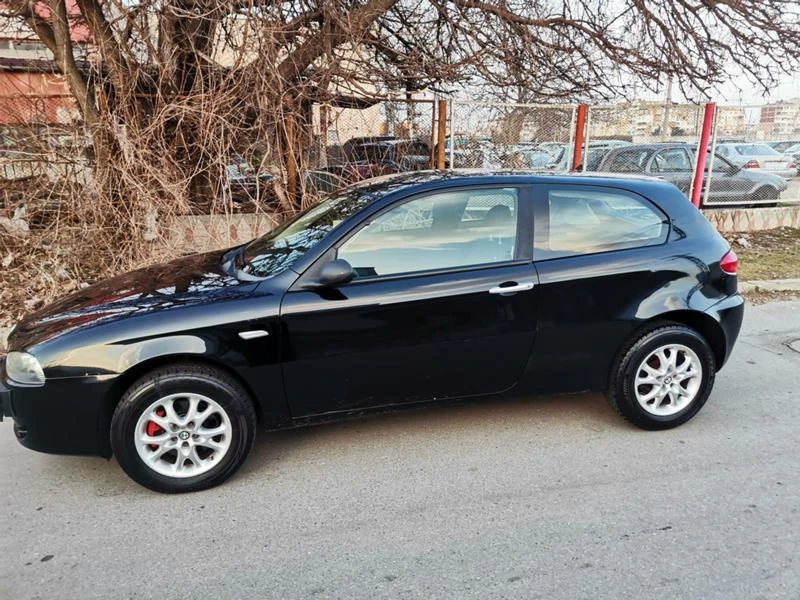 Alfa Romeo 147 1.6 facelift, снимка 5 - Автомобили и джипове - 47189798