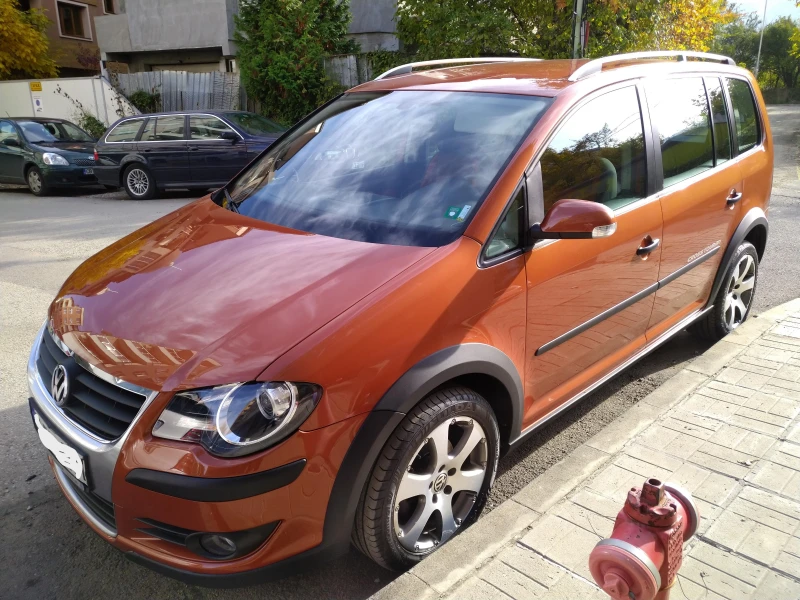 VW Touran Cross Touran 6+ 1 - цена по договаряне - 44081351 | Car24.bg