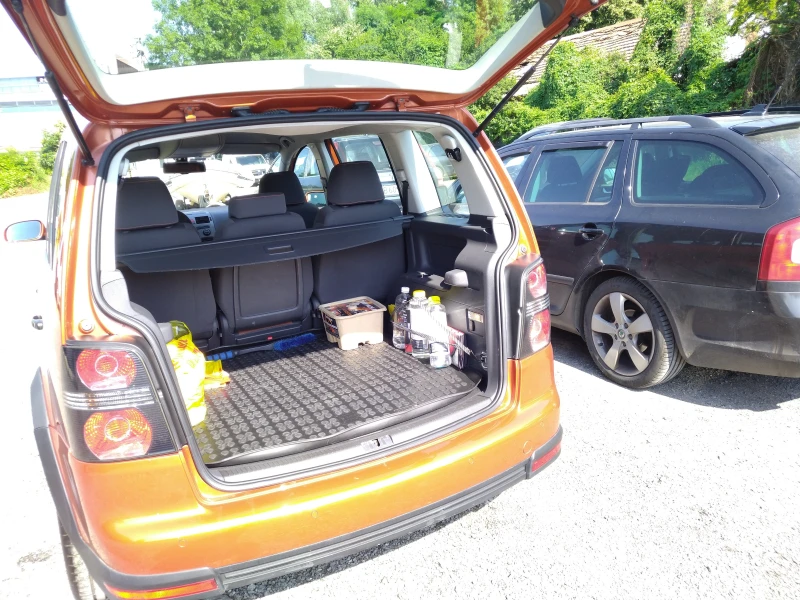 VW Touran Cross Touran 6+ 1 - цена по договаряне - 44081351 | Car24.bg