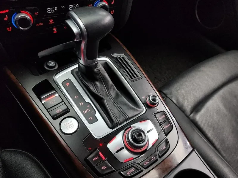 Audi A5 2.0 TDI Quattro, снимка 9 - Автомобили и джипове - 54146094