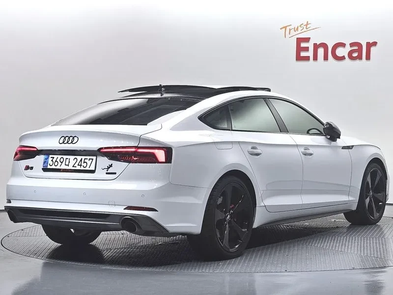 Audi A5 45 Tfsi Quattro Premium Sportback   , снимка 2 - Автомобили и джипове - 54995727