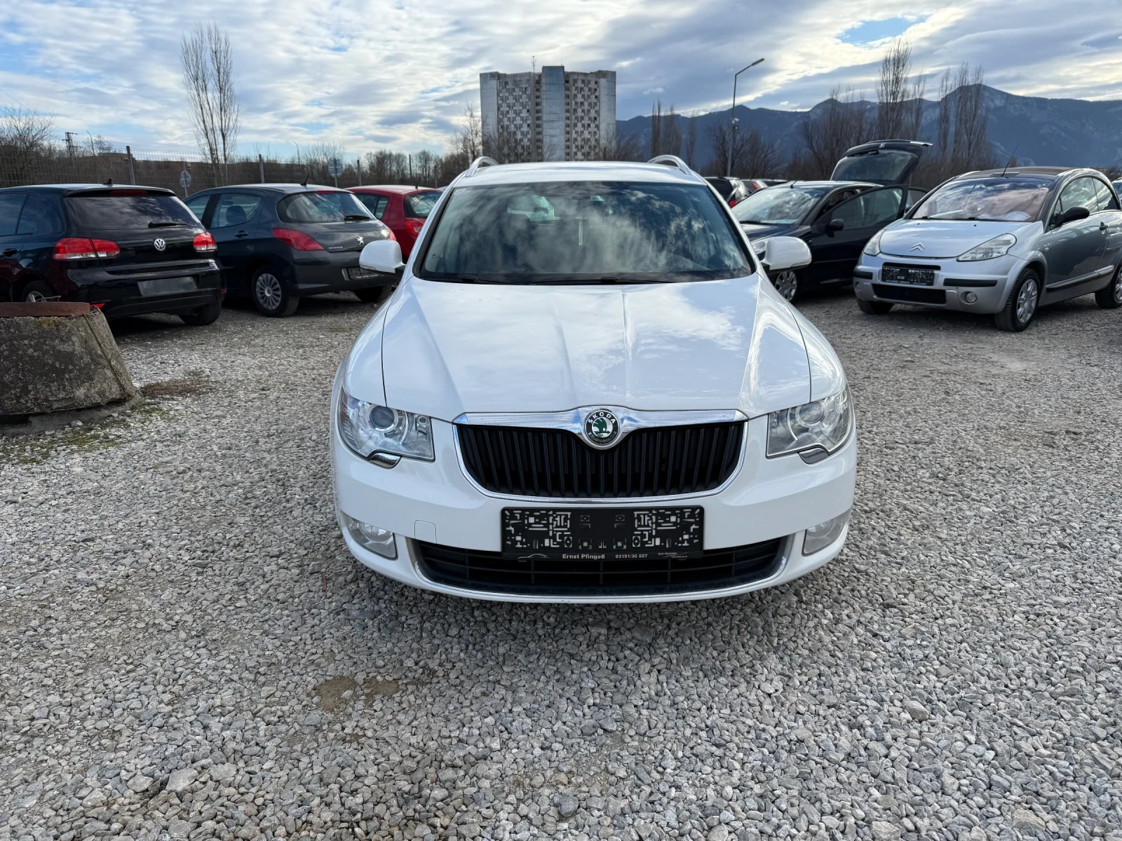 Skoda Superb 2.0TDI-140PS-DSG-4X4 - изображение 2