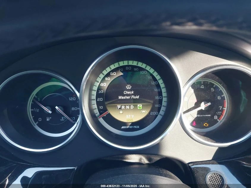 Mercedes-Benz CLS 63 AMG 2012 MERCEDES-BENZ CLS 63 AMG - изображение 9