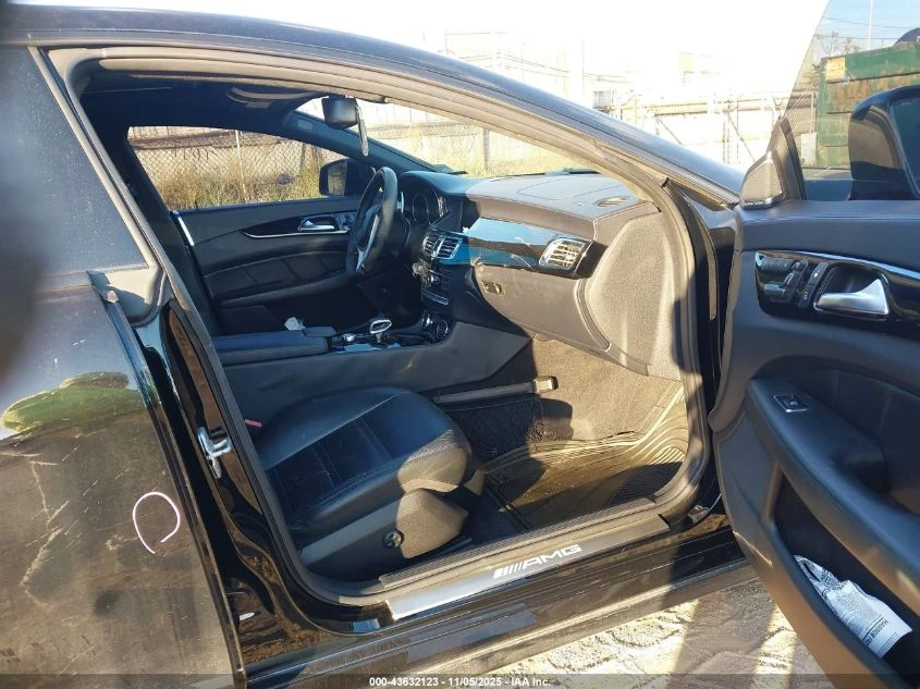 Mercedes-Benz CLS 63 AMG 2012 MERCEDES-BENZ CLS 63 AMG - изображение 10
