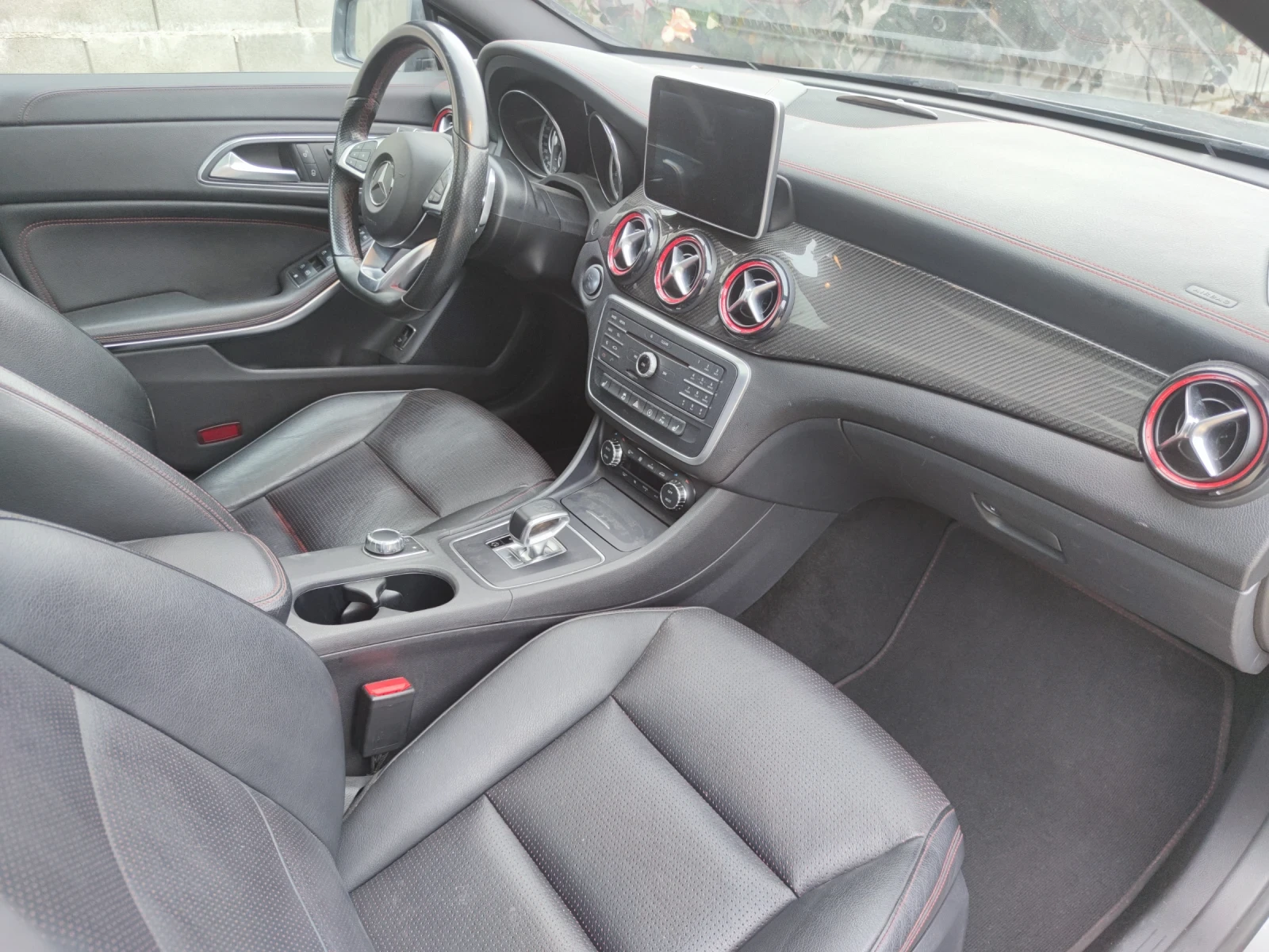 Mercedes-Benz CLA 45 AMG 380hp 4x4 CARFAX! - изображение 3