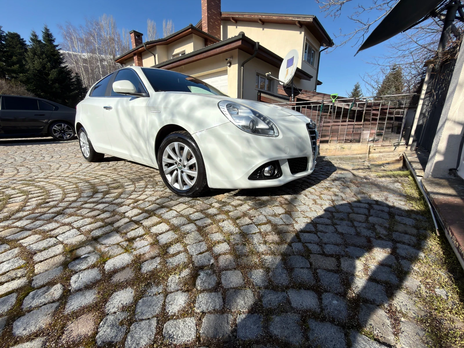 Alfa Romeo Giulietta, снимка 2 - Автомобили и джипове - 53810511