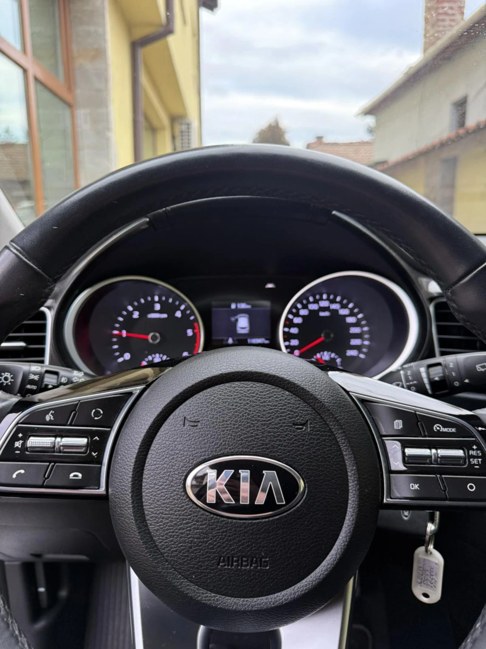 Kia Ceed 1.6 Tdi Германиа, снимка 4 - Автомобили и джипове - 53852514