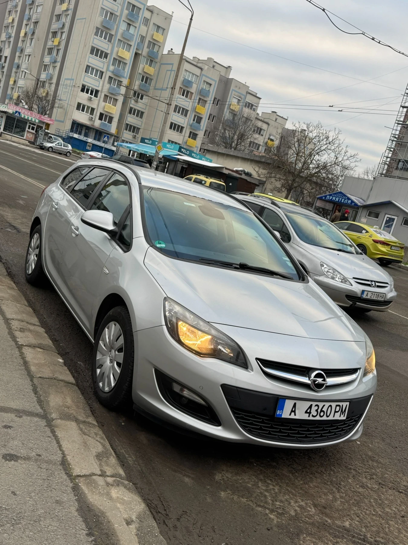 Opel Astra, снимка 6 - Автомобили и джипове - 53956309