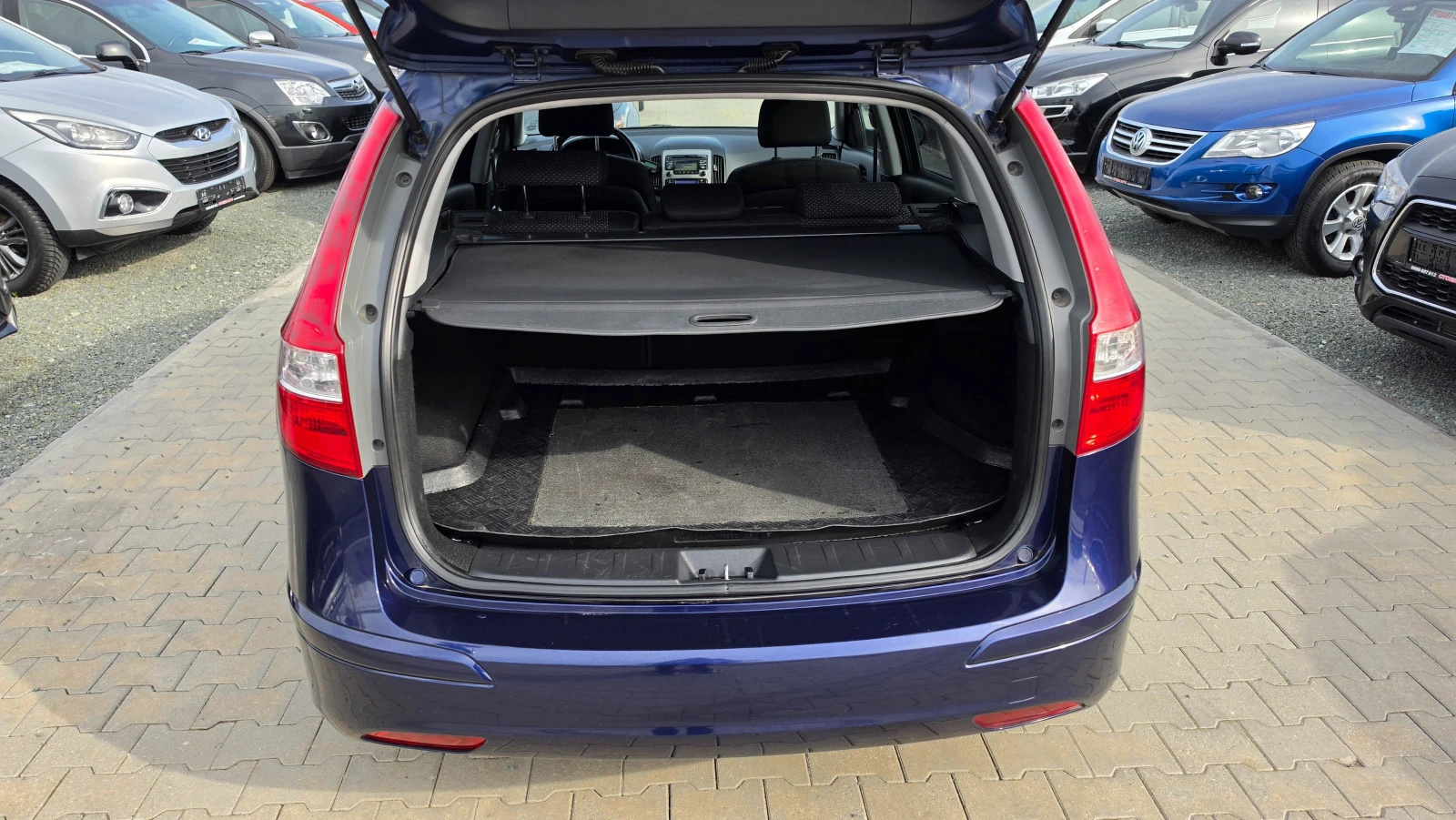 Hyundai I30 1.6* 90кс* Евро5, снимка 9 - Автомобили и джипове - 54214346