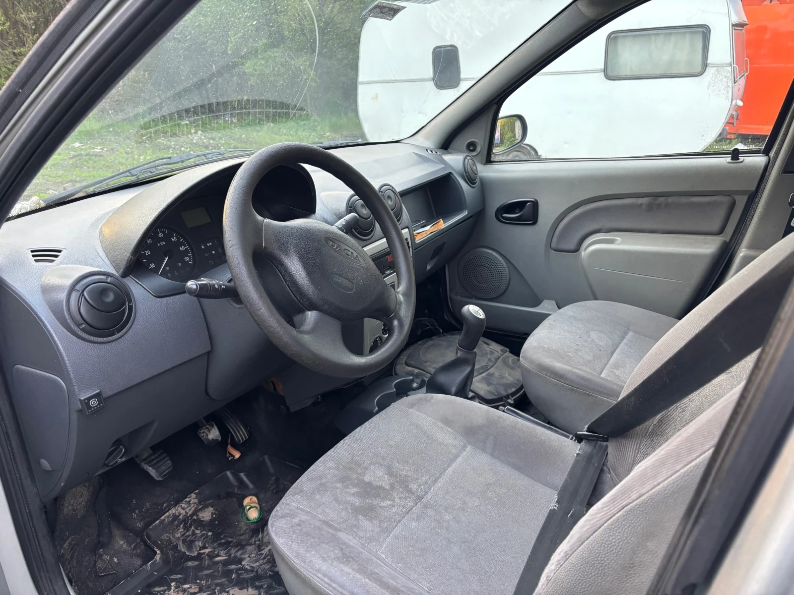 Dacia Logan, снимка 4 - Автомобили и джипове - 54395395