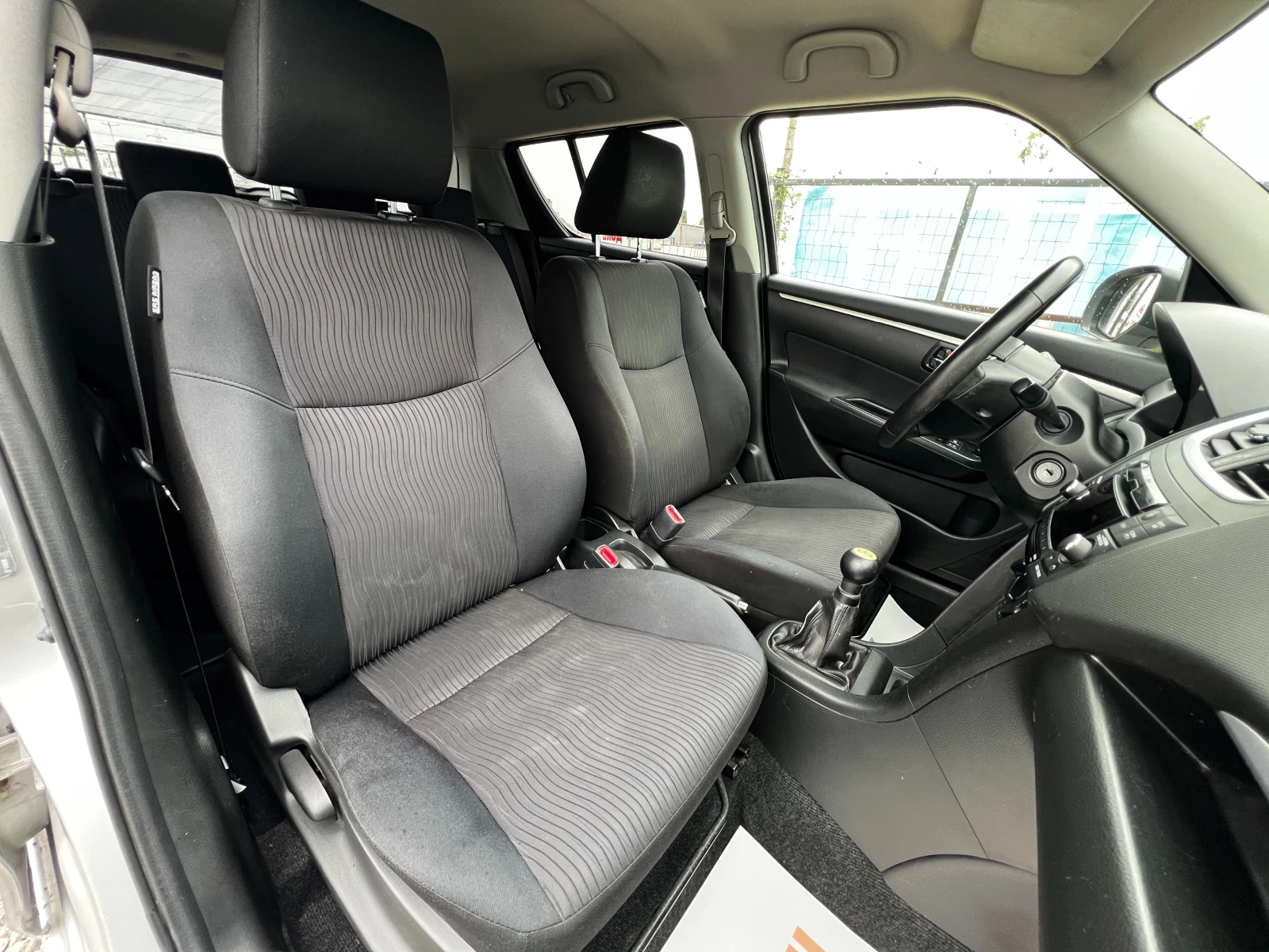 Suzuki Swift 1.2i 4x4 EURO-5B СЕРВИЗНА ИСТОРИЯ, снимка 15 - Автомобили и джипове - 54478269