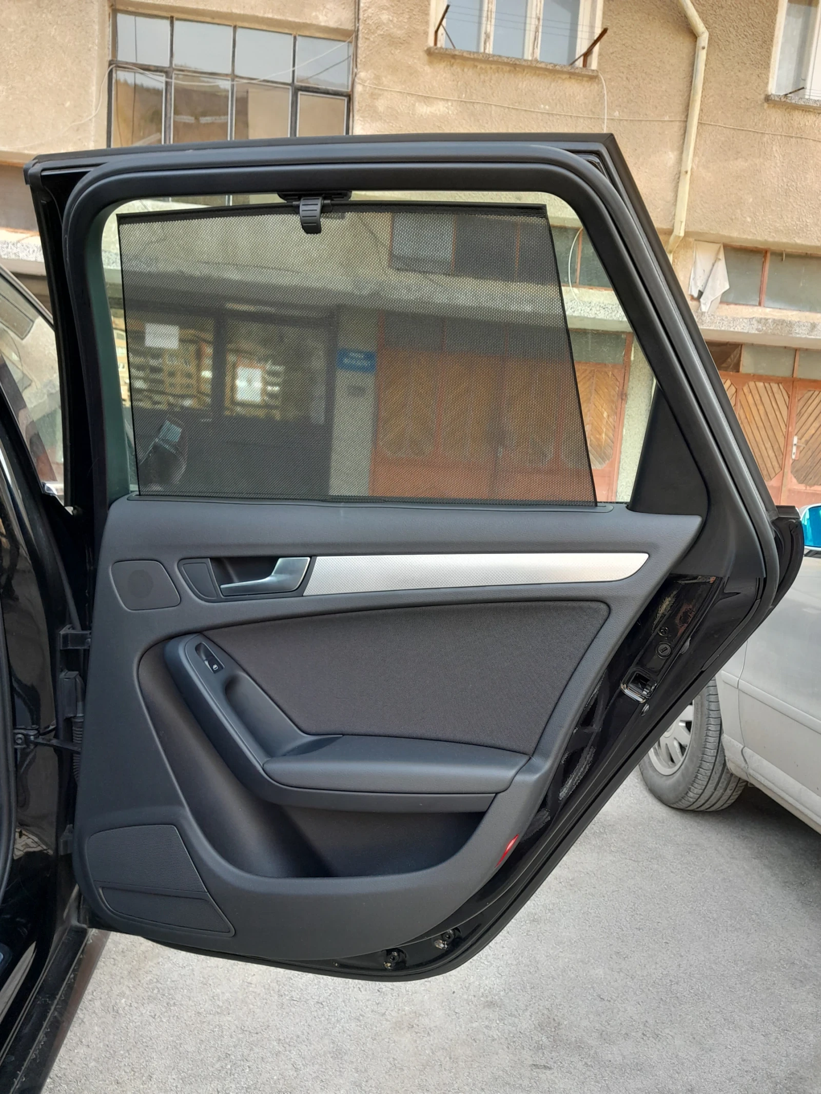 Audi A4 2.0, снимка 15 - Автомобили и джипове - 54716983