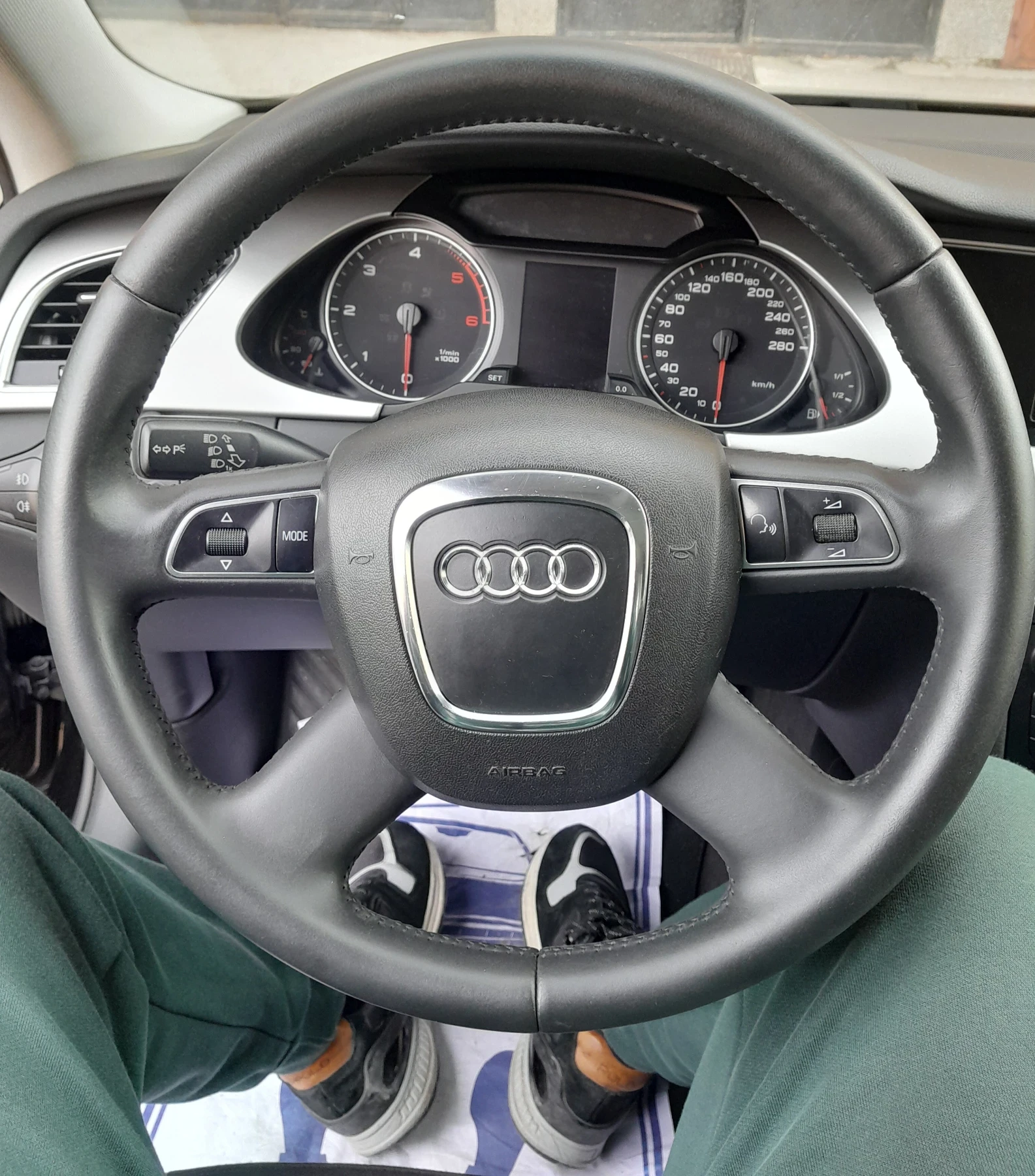 Audi A4 2.0, снимка 5 - Автомобили и джипове - 54716983