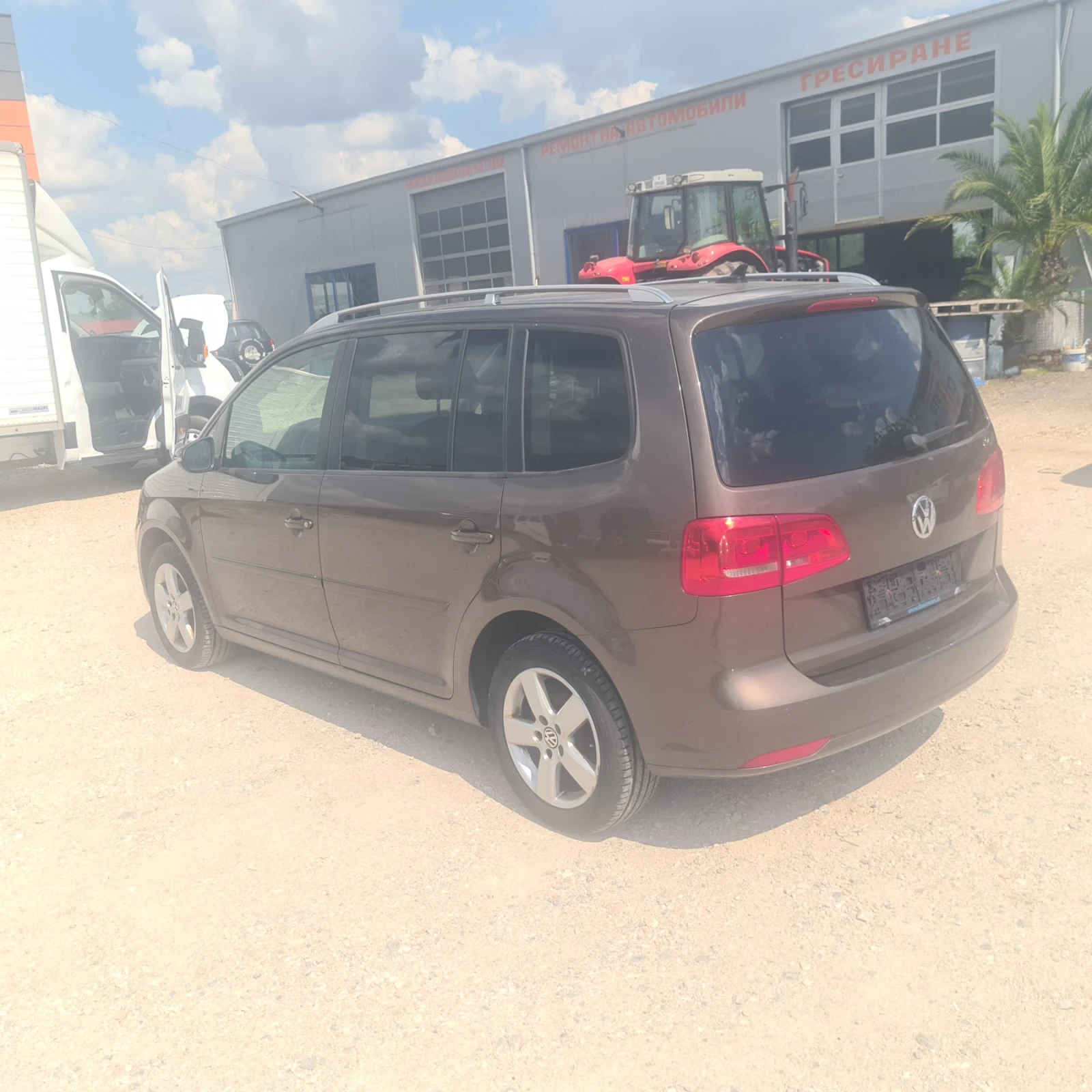 VW Touran, снимка 6 - Автомобили и джипове - 54809548