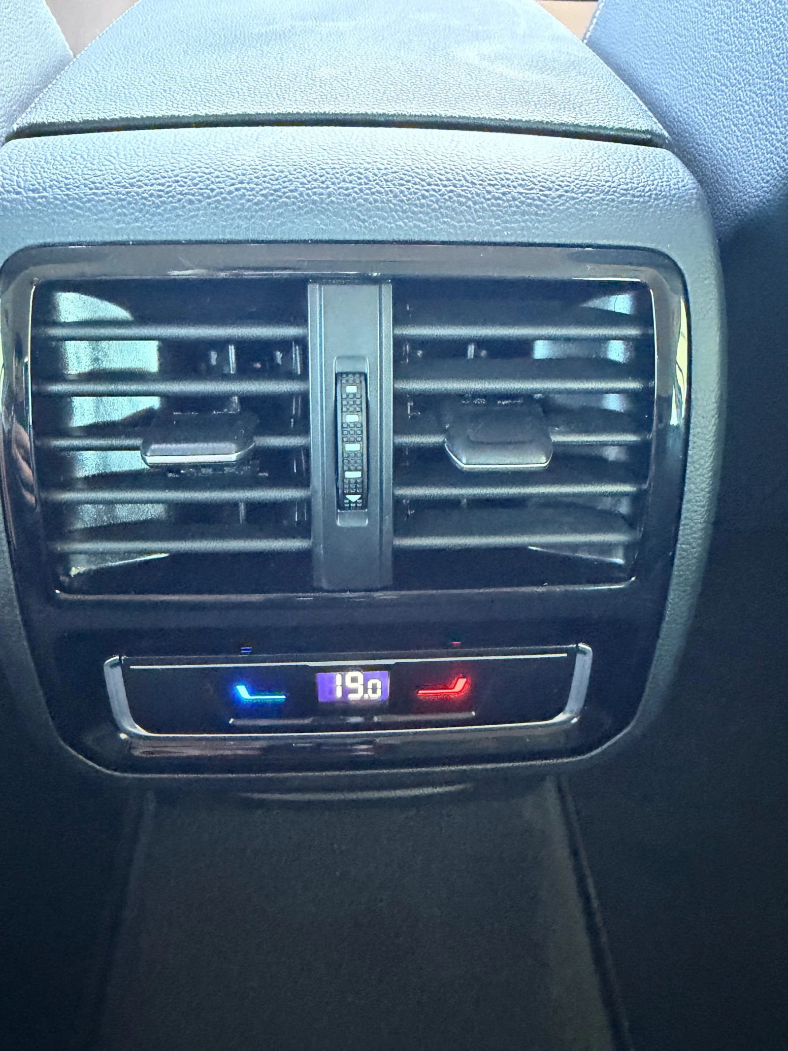 VW Passat 2.0TDI Alltrack Швейцария 200к.с., снимка 15 - Автомобили и джипове - 55248828