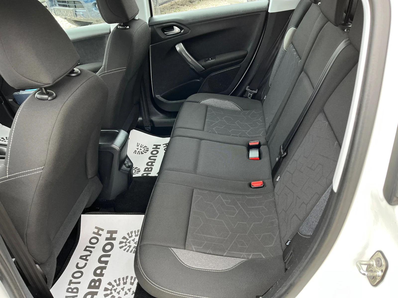 Peugeot 2008 1, 6HDI фейс, снимка 8 - Автомобили и джипове - 55406894
