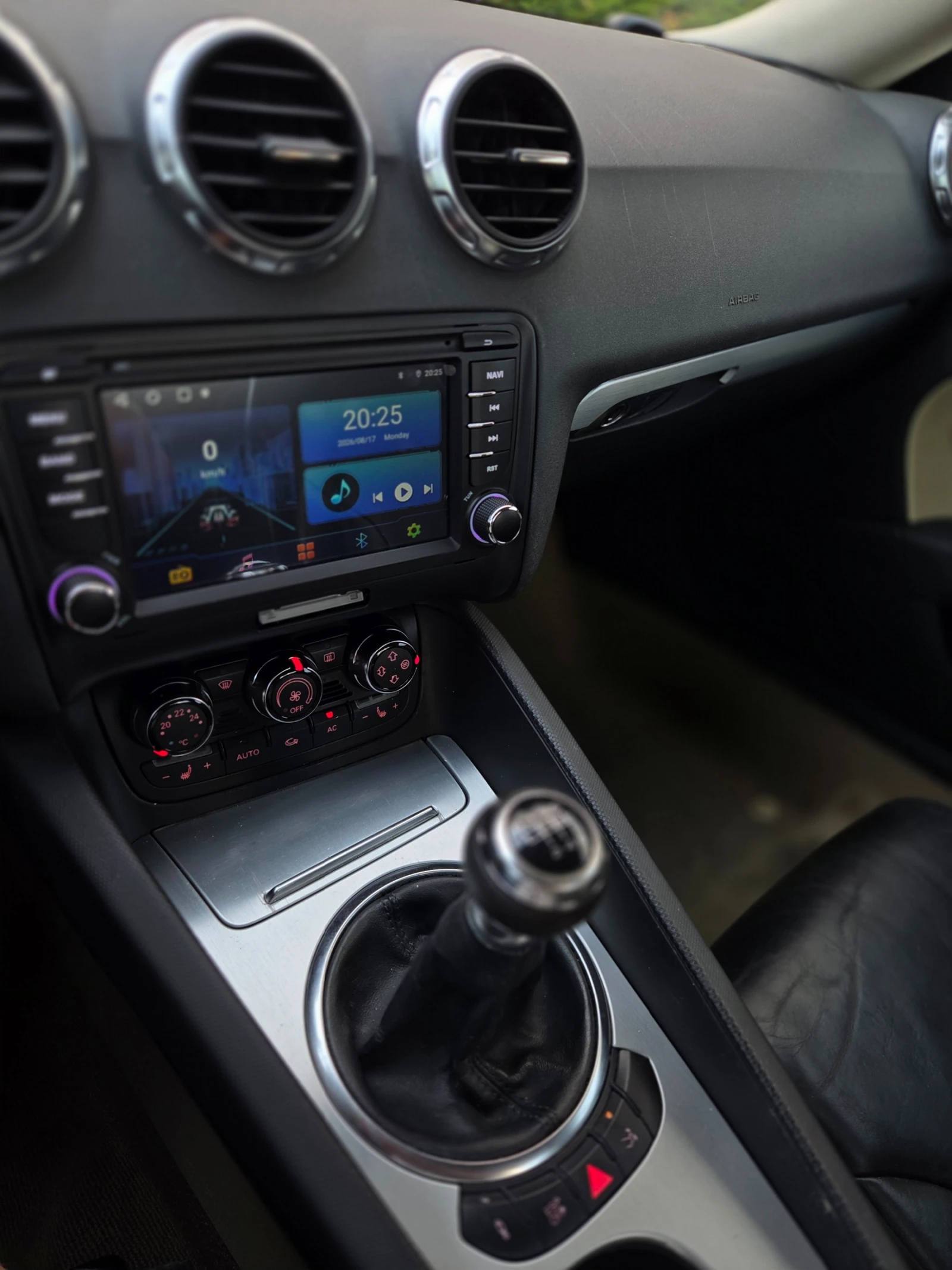 Audi Tt 2.0Turbo 200к.с. * ANDROID* 6 скорости, снимка 8 - Автомобили и джипове - 55692144