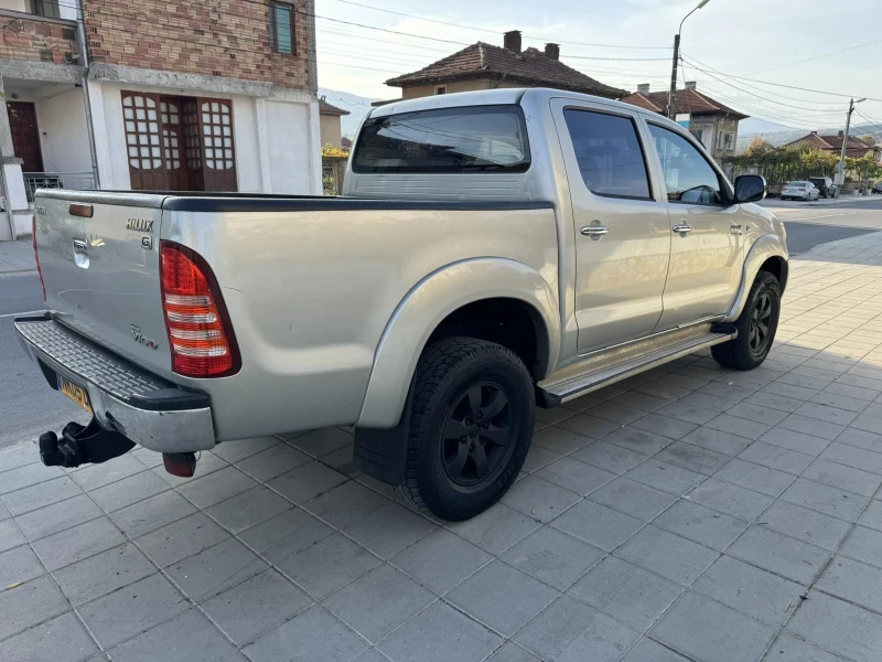 Toyota Hilux 3.0, снимка 6 - Автомобили и джипове - 47767815