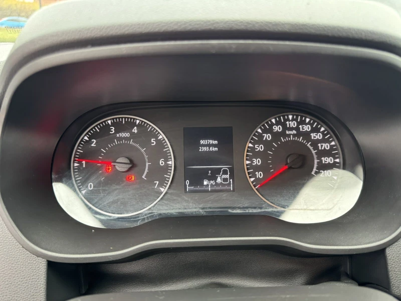 Dacia Duster 1.0Tce, снимка 15 - Автомобили и джипове - 52321603