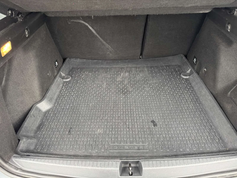 Dacia Duster 1.0Tce, снимка 11 - Автомобили и джипове - 52321603