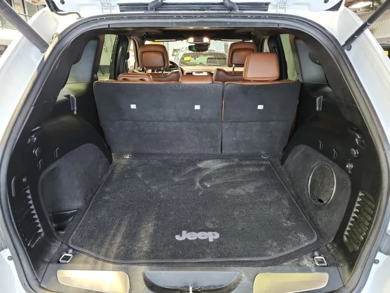 Jeep Grand cherokee 2020 SUMMIT * CARFAX * БЕЗ ПЪРВОНАЧАЛНА ВНОСКА, снимка 14 - Автомобили и джипове - 53020013