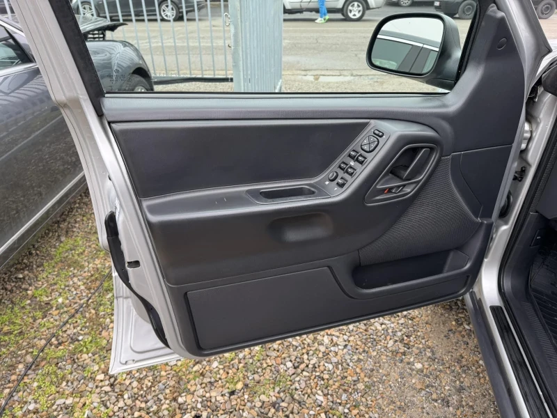 Jeep Grand cherokee, снимка 7 - Автомобили и джипове - 53198931