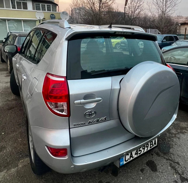 Toyota Rav4, снимка 3 - Автомобили и джипове - 53269591
