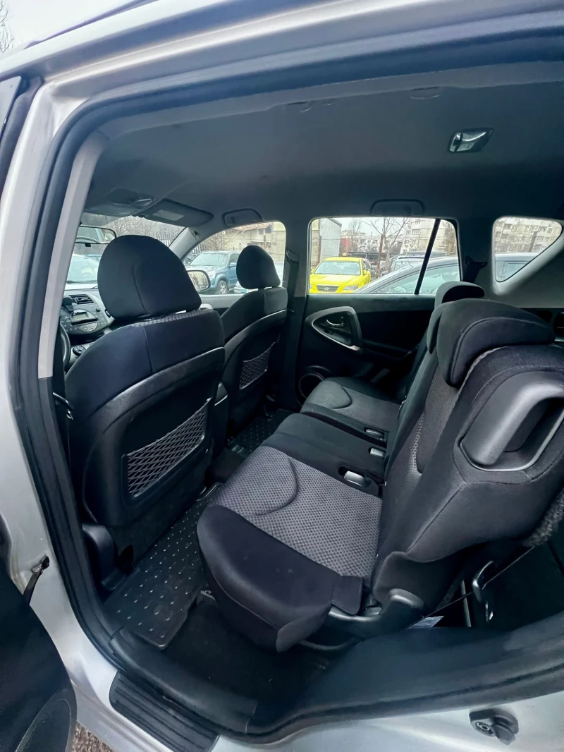 Toyota Rav4, снимка 11 - Автомобили и джипове - 53269591