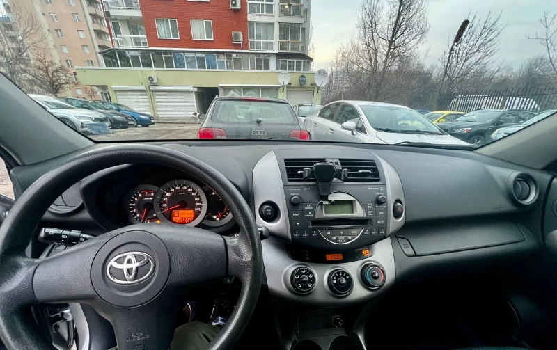 Toyota Rav4, снимка 12 - Автомобили и джипове - 53269591