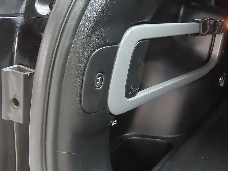 Jeep Cherokee  2.2 Diesel Limited 4Wd, снимка 13 - Автомобили и джипове - 56354259