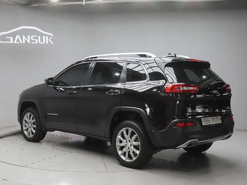 Jeep Cherokee  2.2 Diesel Limited 4Wd, снимка 3 - Автомобили и джипове - 56354259