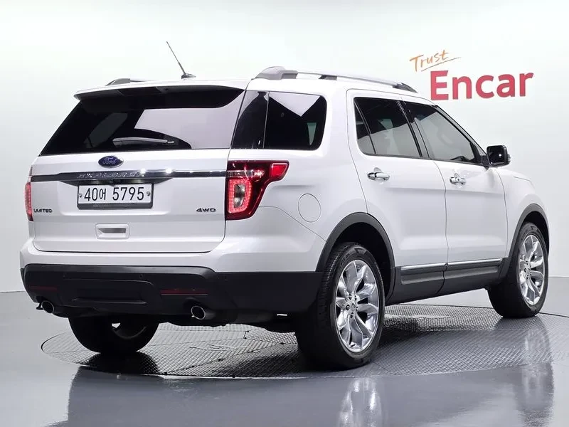 Ford Explorer 3.5 AWD - САМО 30% АВАНС, снимка 2 - Автомобили и джипове - 56368593